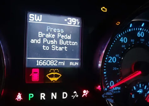 2016 Chrysler Town & Country Touring from USA, damaged, VIN 2C4RC1BG3GR105453